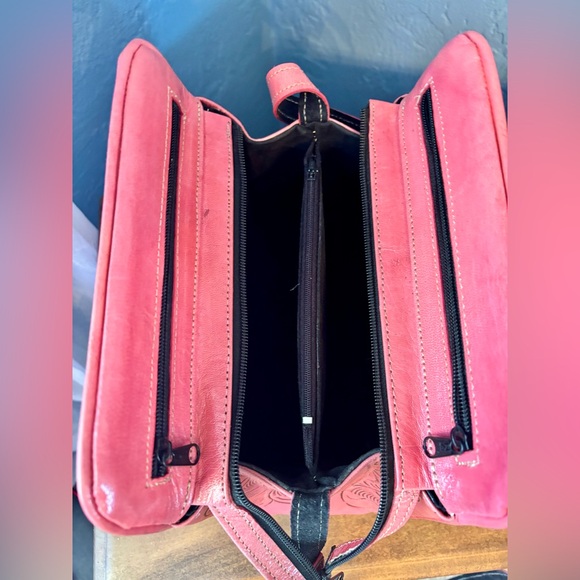 Floral Embossed Pink Leather Bag NWT - Picture 8 of 11